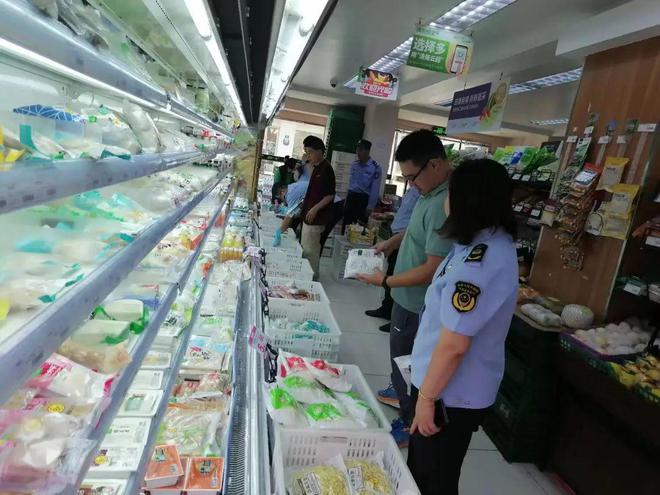 嚴(yán)查銷售過(guò)期、質(zhì)檢不合格食品，守護(hù)舌尖上的安全